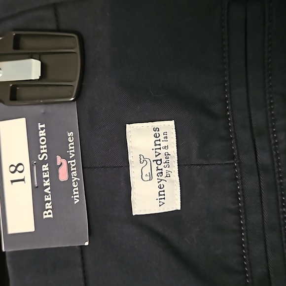 Youth 18 Vineyard vines Breaker shorts - Picture 3 of 6